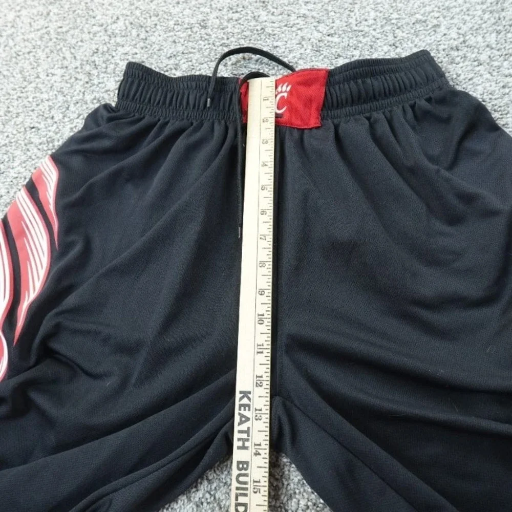Cincinnati Bearcats Shorts Mens M Black Red Adidas NCAA Basketball Athletic Mesh